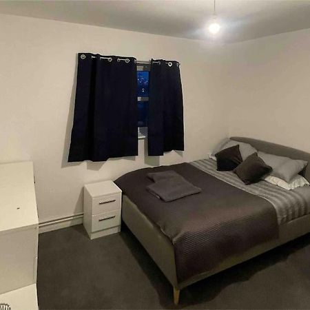 Lovely Spacious Entire 1 Bedroom Apartment - New Management Лондон Екстер'єр фото